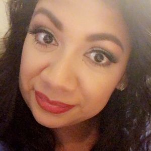 Meet your Posher, Cassandra